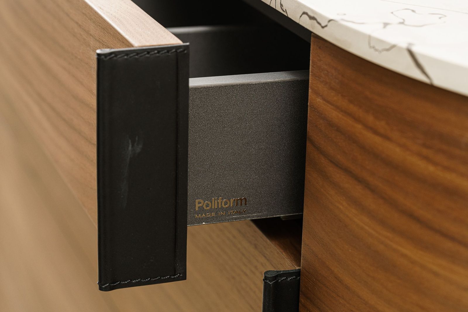 Poliform Комод Onda от Poliform — в интерьере