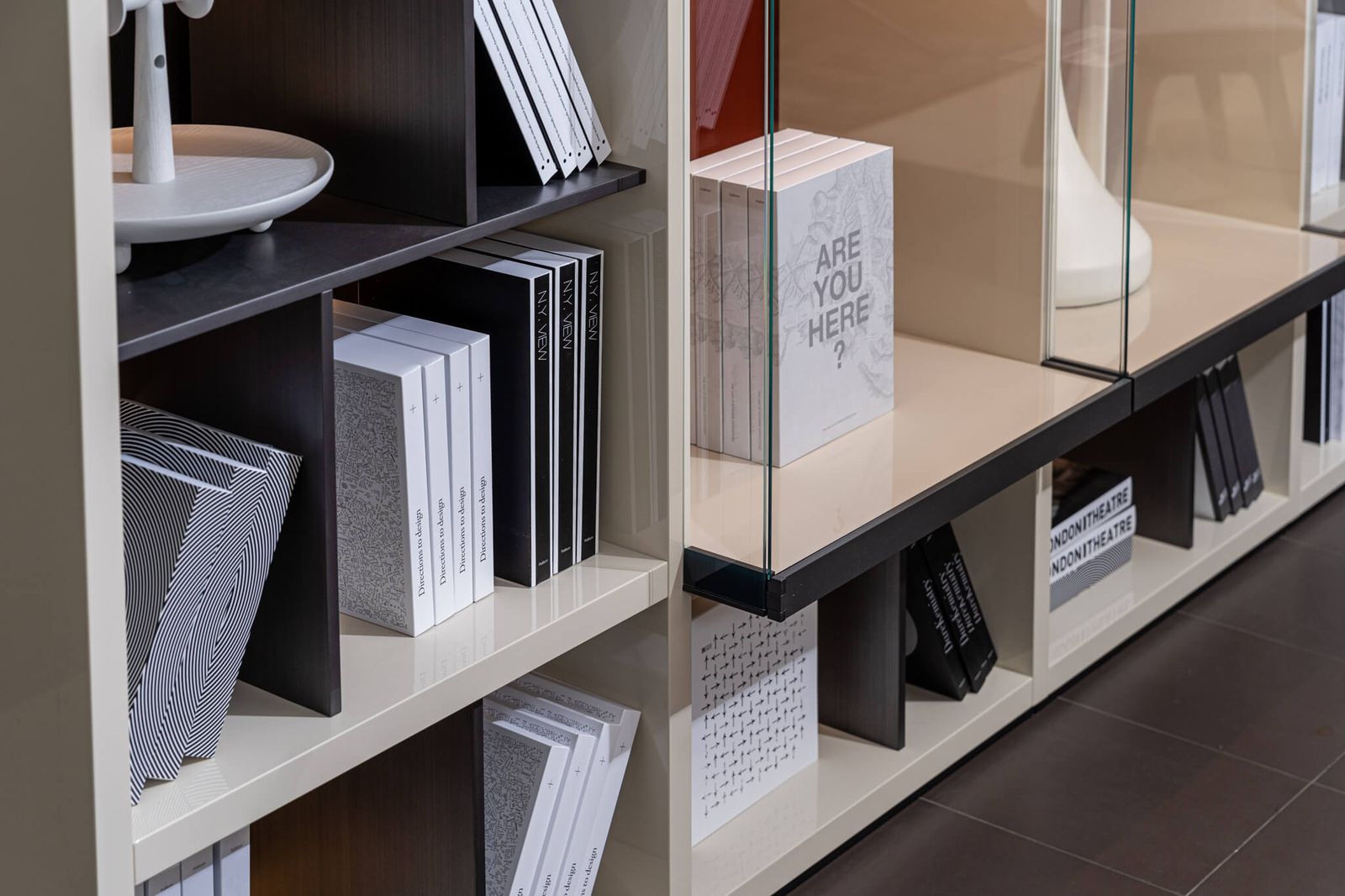Poliform Стеллаж Wall System Ghost от Poliform — в интерьере