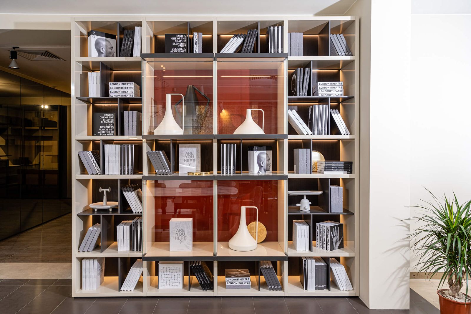 Poliform Стеллаж Wall System Ghost от Poliform — в интерьере