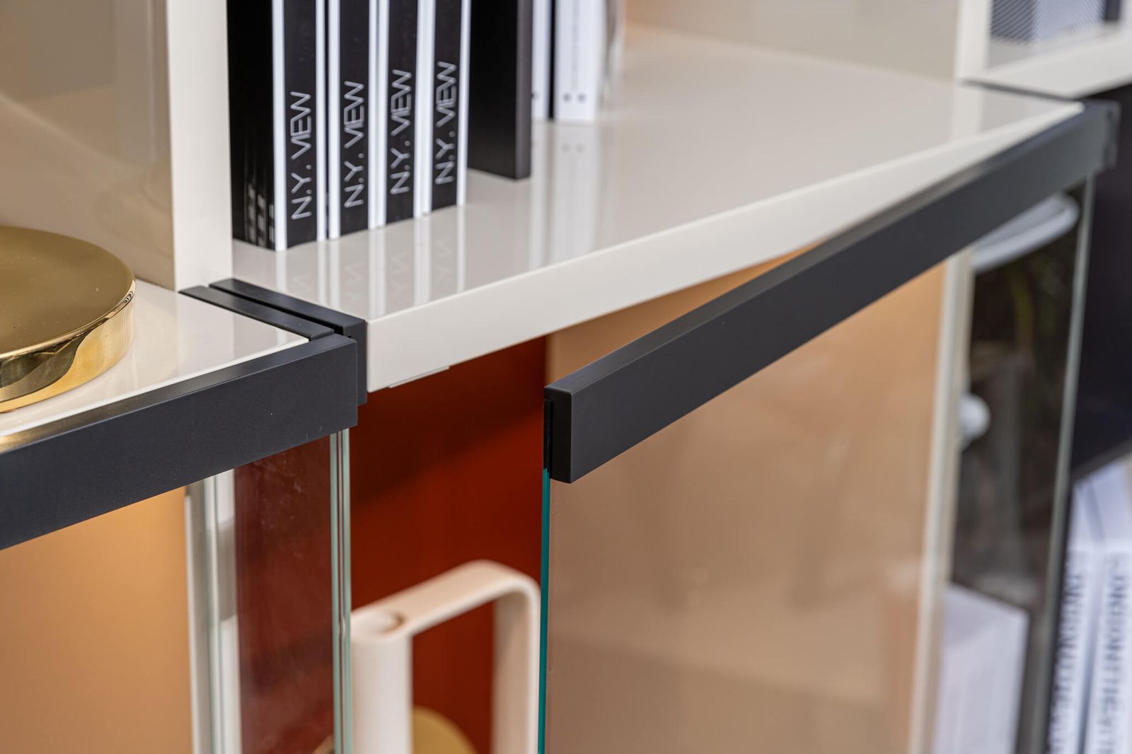 Poliform Стеллаж Wall System Ghost от Poliform — в интерьере