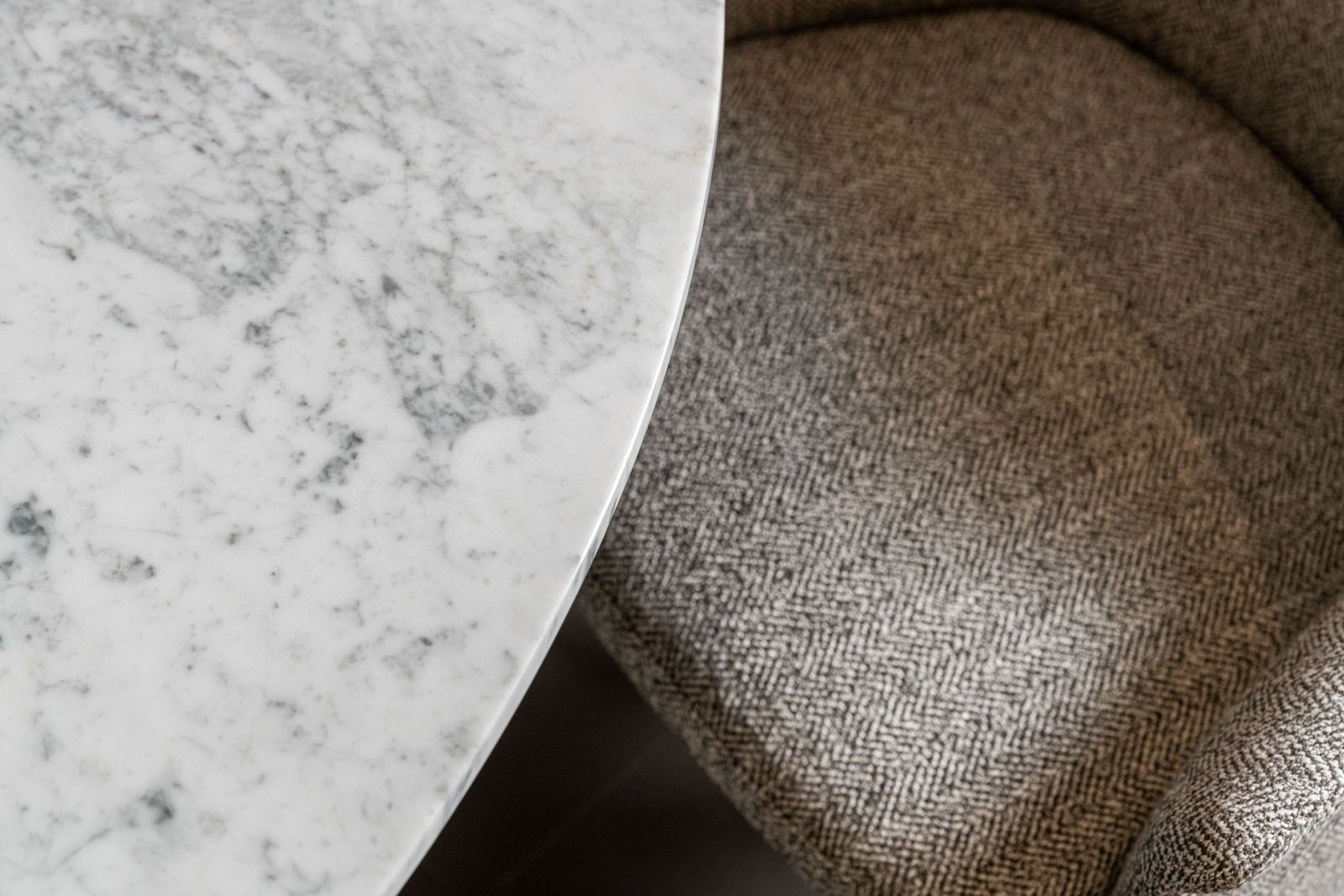 Poliform Стол Flute Carrara gloss 140 от Poliform — в интерьере