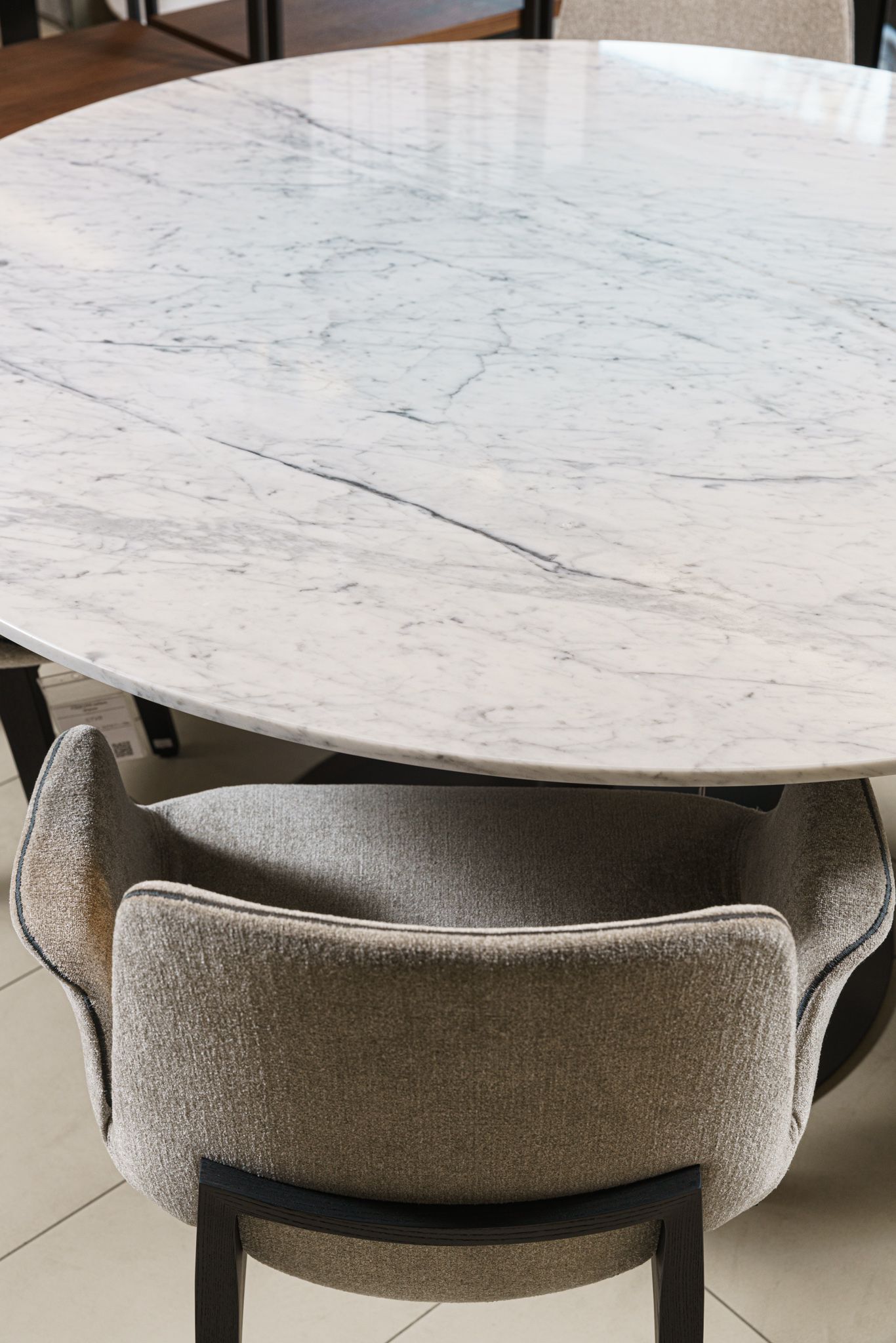 Poliform Стол Flute Carrara gloss 140 от Poliform — в интерьере
