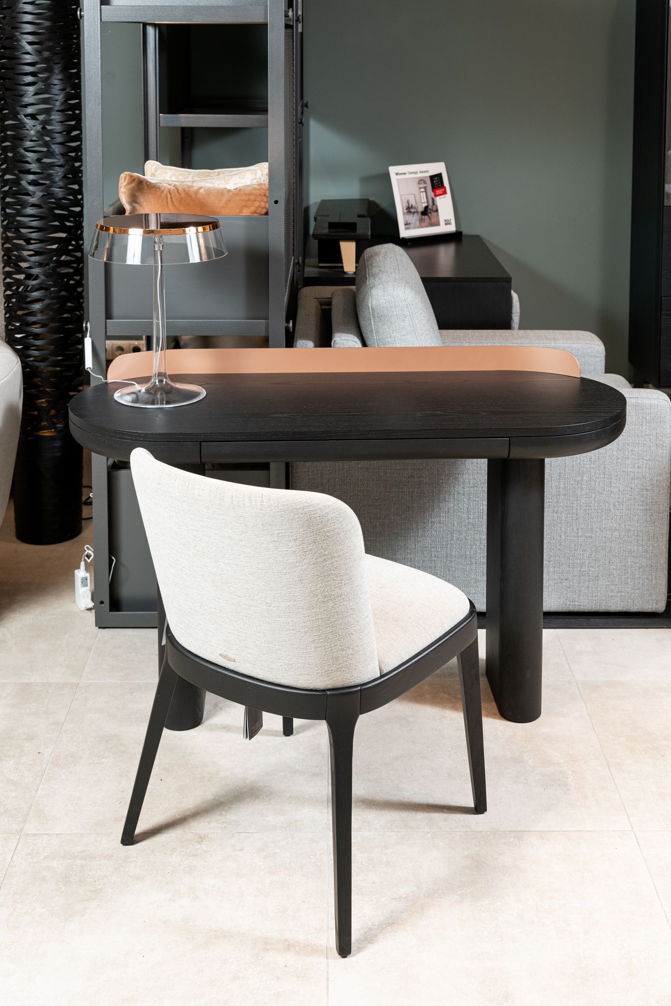 Flos Настольная лампа Bon Jour Ram от Flos — в интерьере