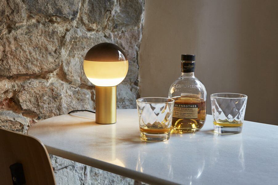 Marset Настольная лампа Dipping Light от Marset — в интерьере