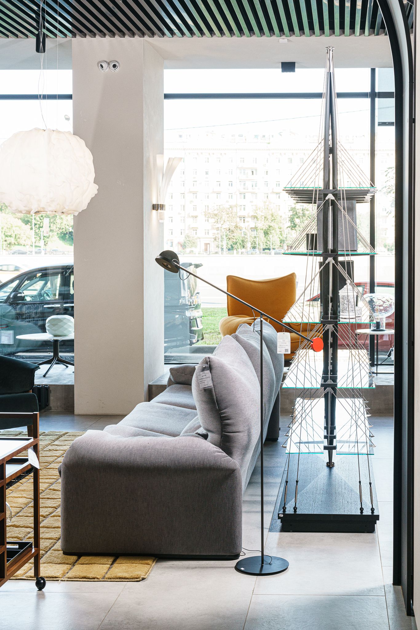Marset Торшер Copernica от Marset — в интерьере