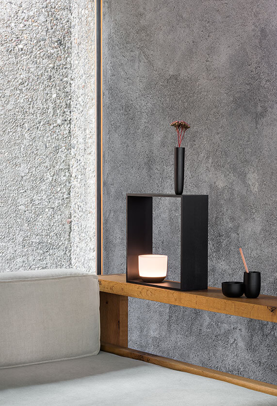 Flos Настольная лампа Gaku Wireless F2520030 от Flos — в интерьере