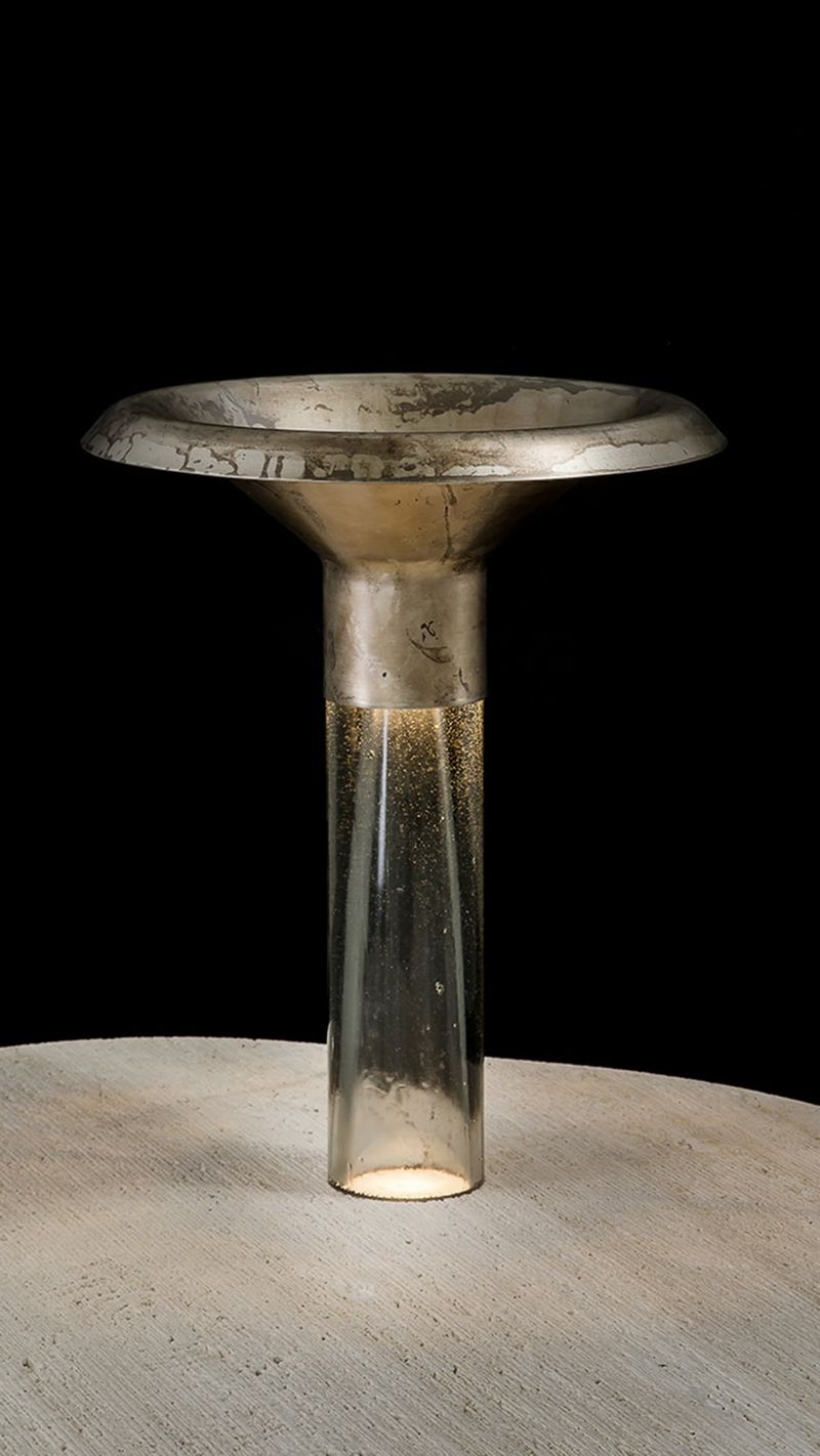 Henge Настольная лампа Ghost Lamp Table от Henge