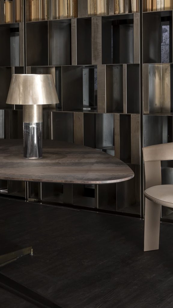 Henge Настольная лампа Ghost Lamp Table от Henge — в интерьере