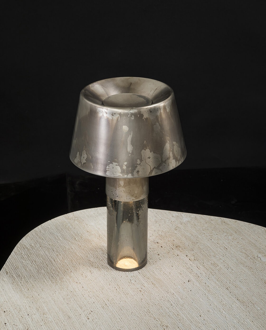 Henge Настольная лампа Ghost Lamp Table от Henge — в интерьере