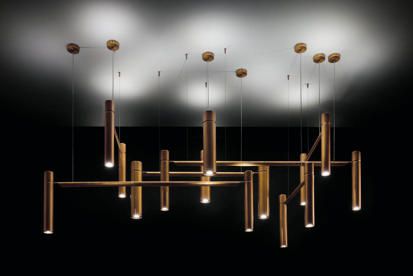 Henge Люстра Tubular Horizontal от Henge — в интерьере
