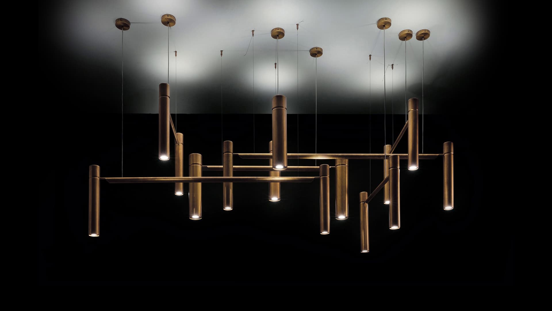 Henge Люстра Tubular Horizontal от Henge — в интерьере