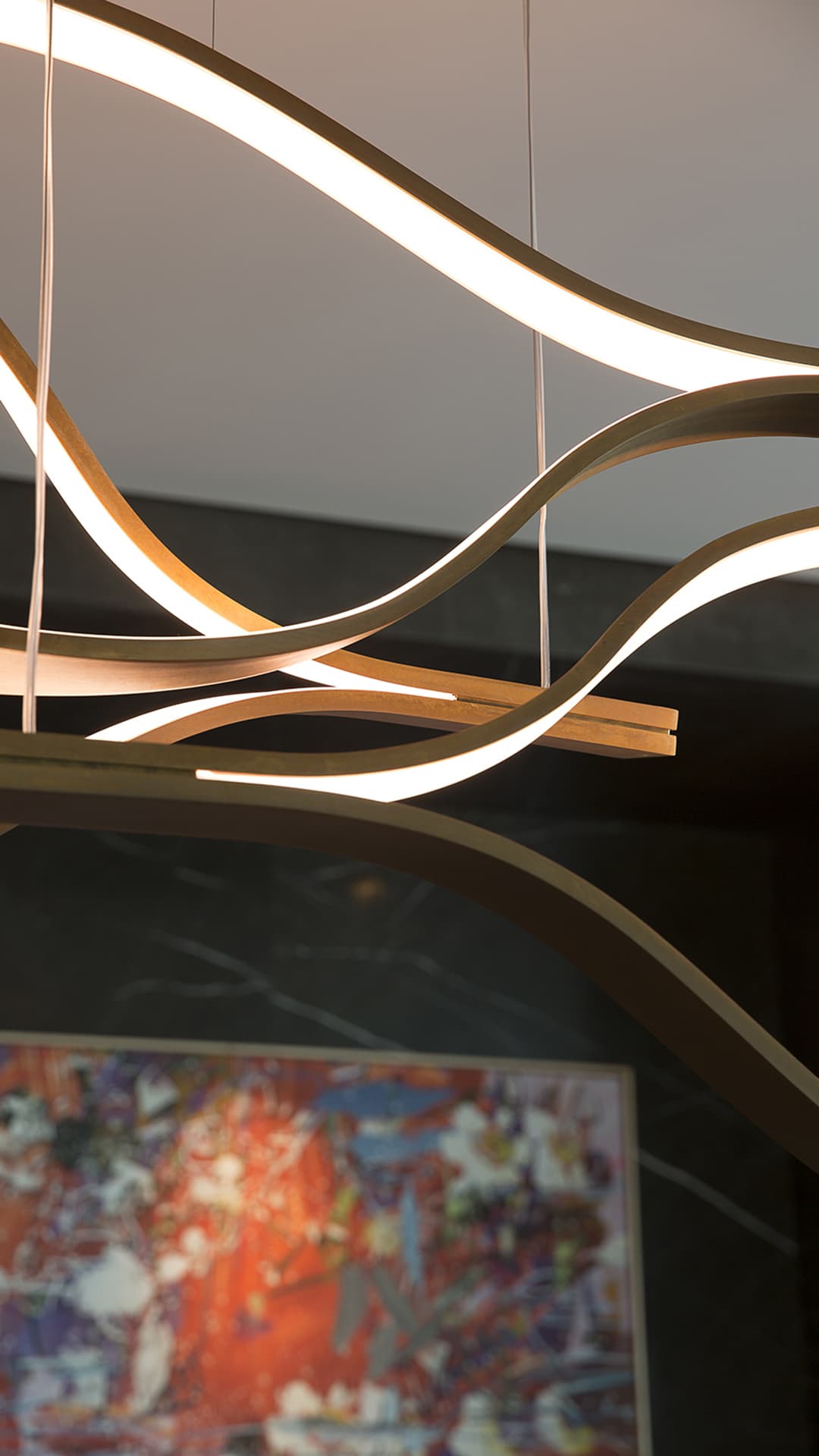 Henge Люстра Tape Light от Henge — в интерьере