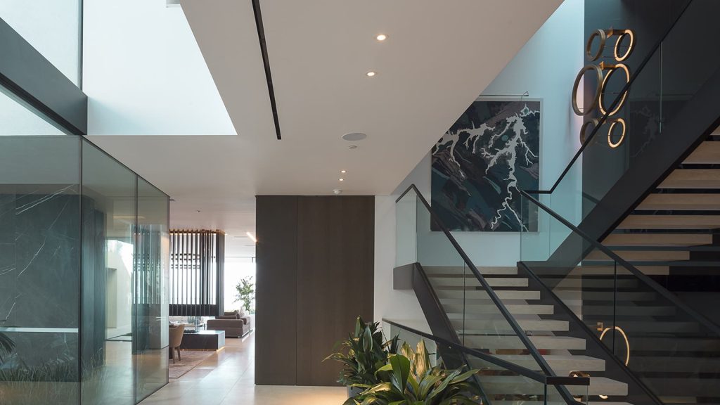 Henge Бра Light Ring Wall от Henge — в интерьере