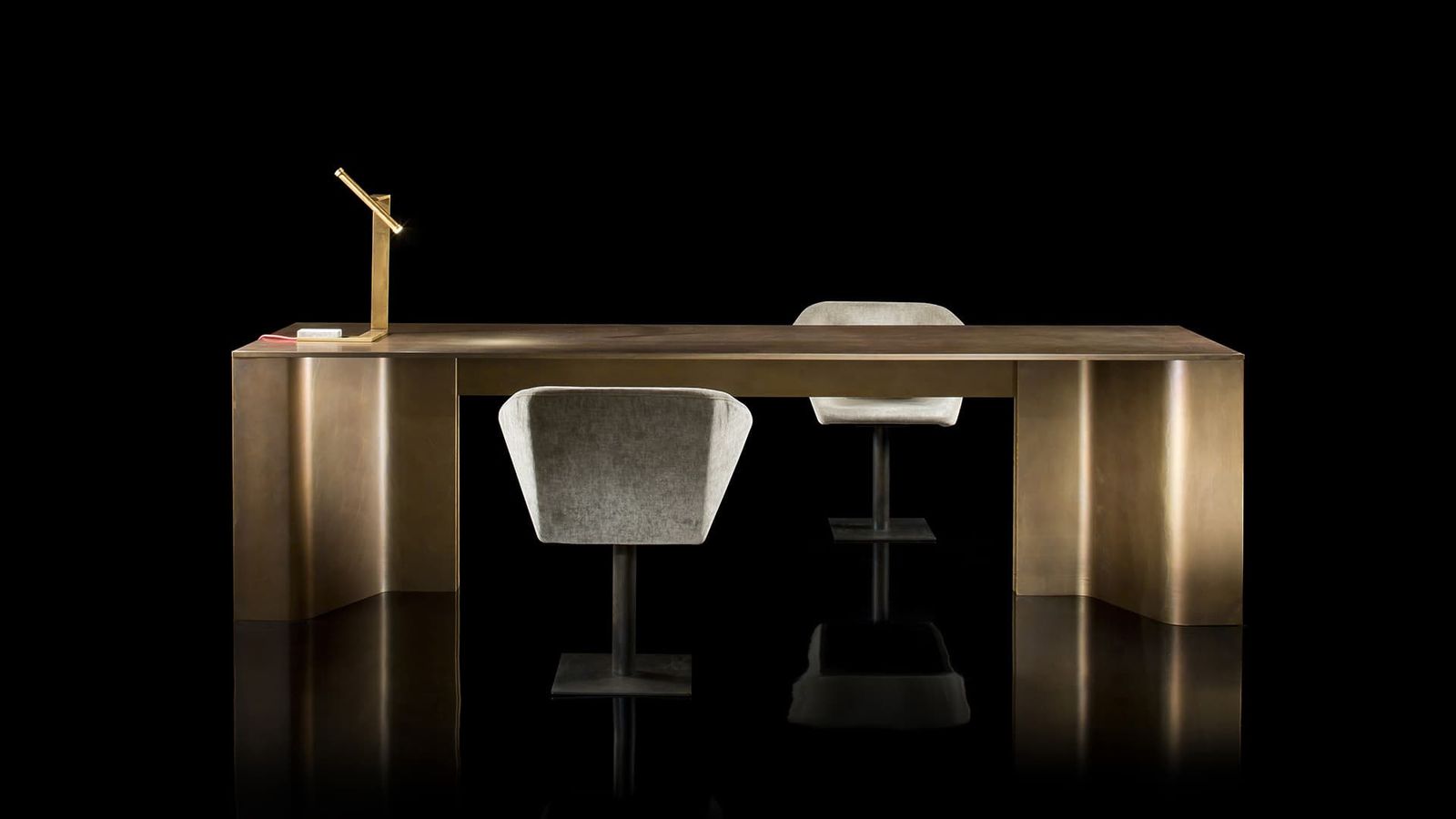 Henge Настольная лампа Flat Lamp Table от Henge — в интерьере