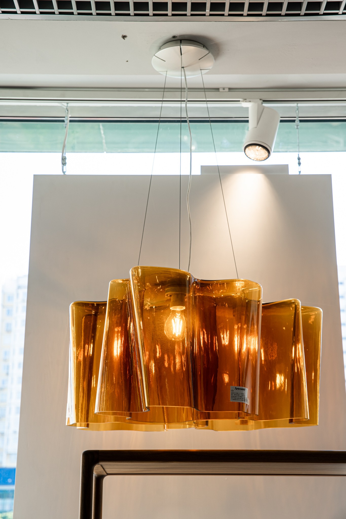 Artemide Люстра Logico Tobacco от Artemide — в интерьере
