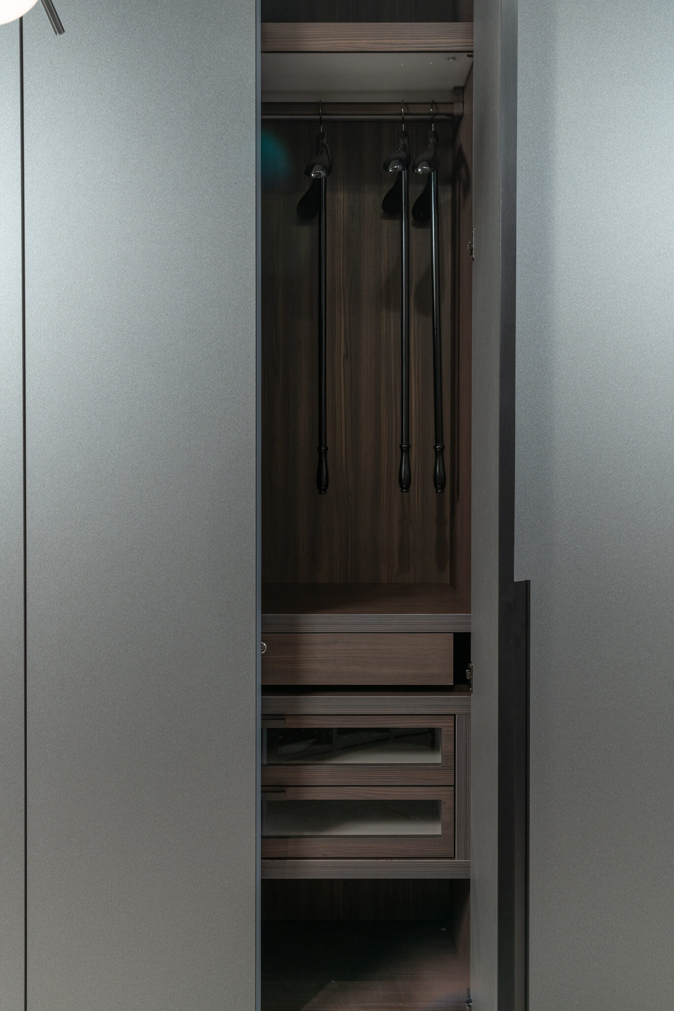 Flou Шкаф Saffiano 6-ти створчатый от Flou — в интерьере