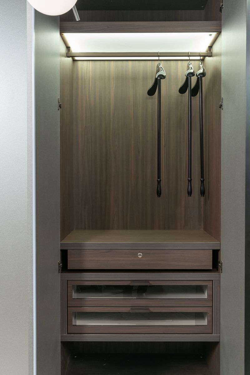 Flou Шкаф Saffiano 6-ти створчатый от Flou — в интерьере