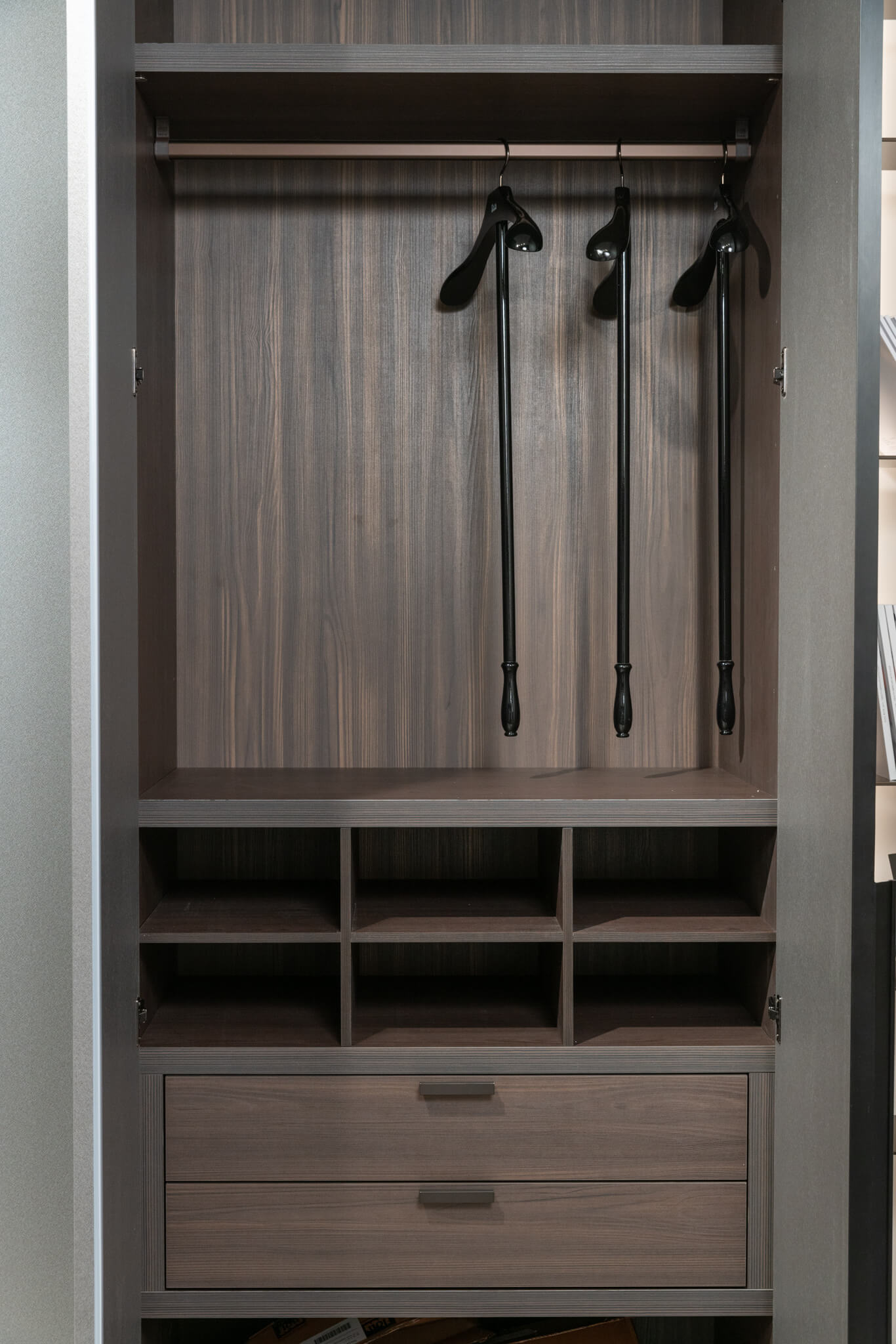 Flou Шкаф Saffiano 6-ти створчатый от Flou — в интерьере