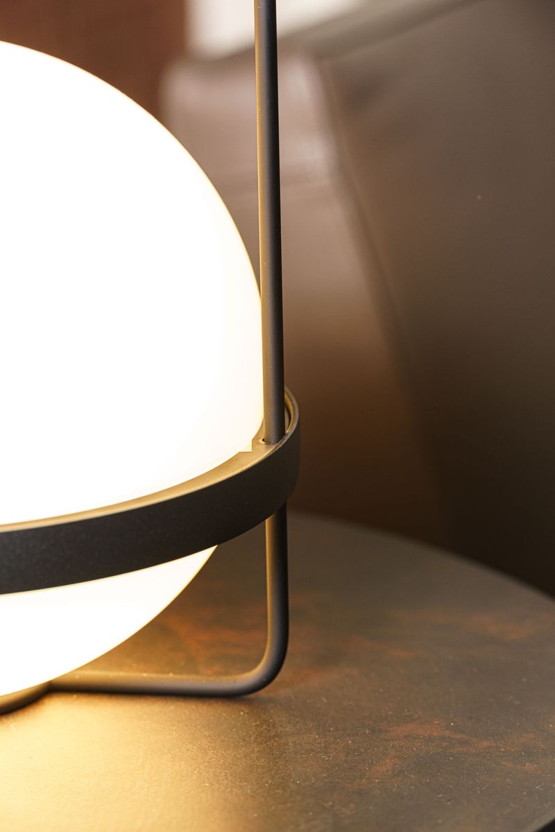 Vibia Настольная лампа Palma 3740 от Vibia — в интерьере