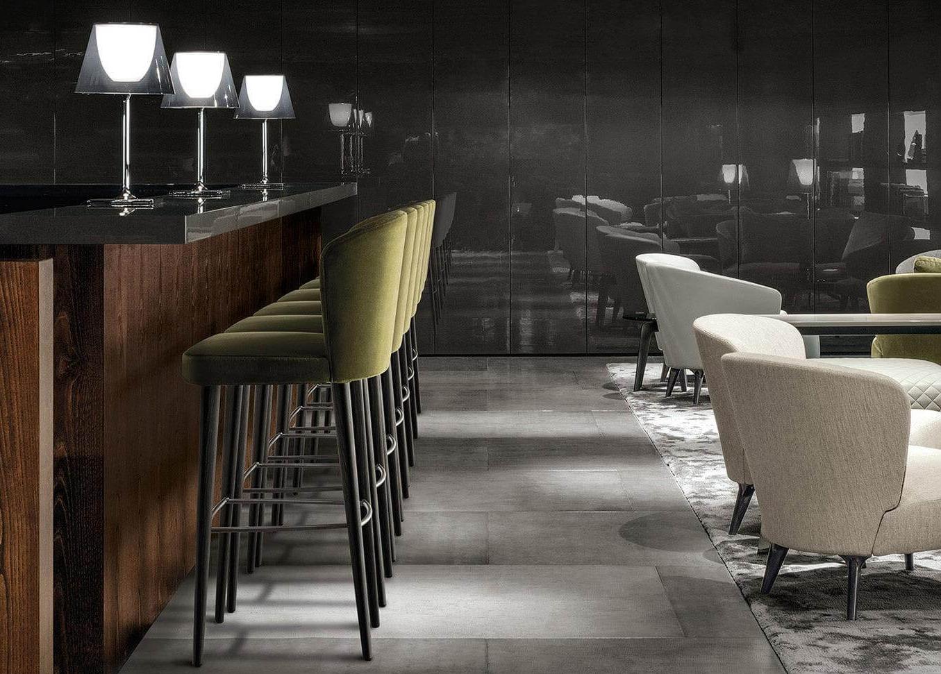 Minotti Барный стул Aston Stool от Minotti — в интерьере