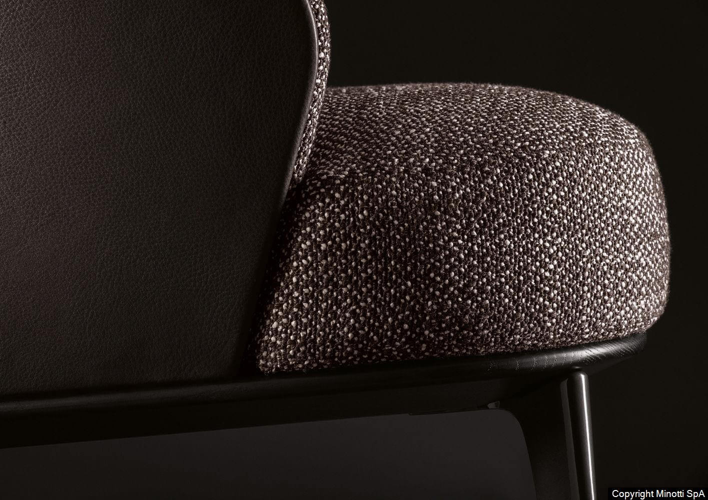 Minotti Кресло Leslie "Armchair от Minotti — в интерьере
