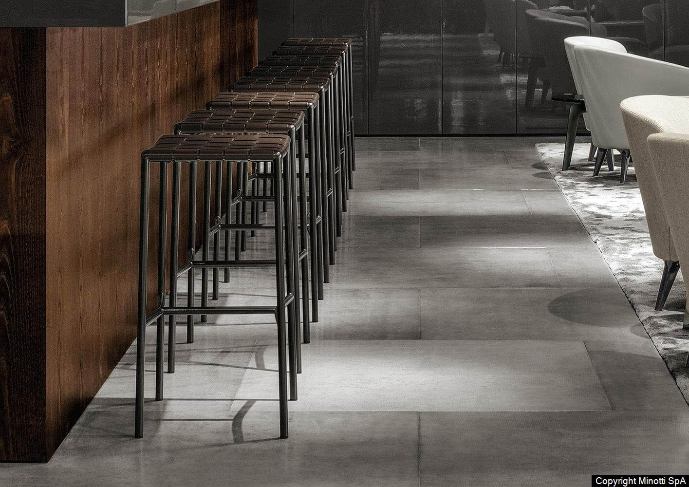 Minotti Барный стул Klasen Stool от Minotti — в интерьере