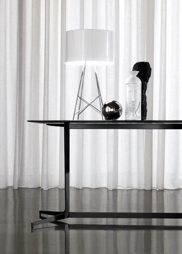 Minotti Письменный стол Clyfford от Minotti — в интерьере