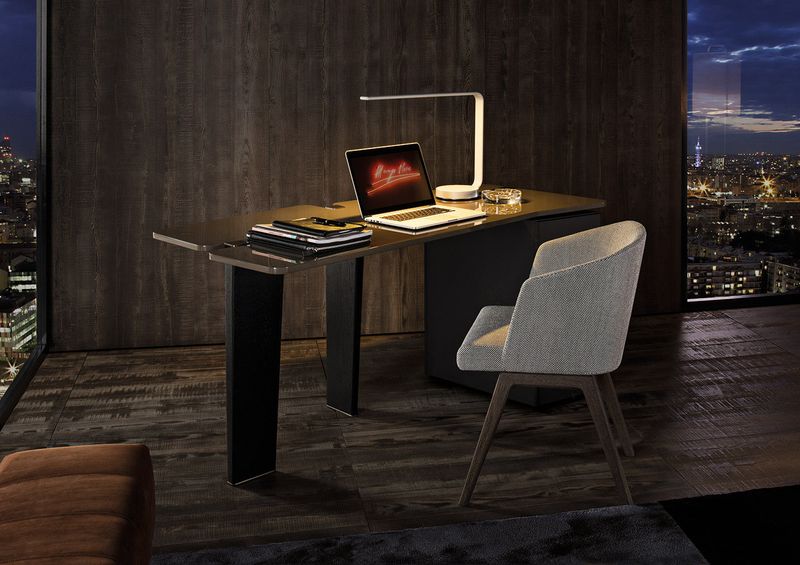 Minotti Письменный стол Jacob "Writing Desk" от Minotti — в интерьере