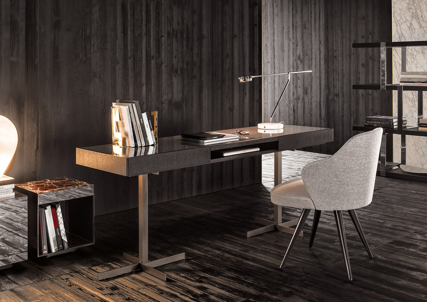 Minotti Письменный стол Close "Writing Desk" от Minotti — в интерьере