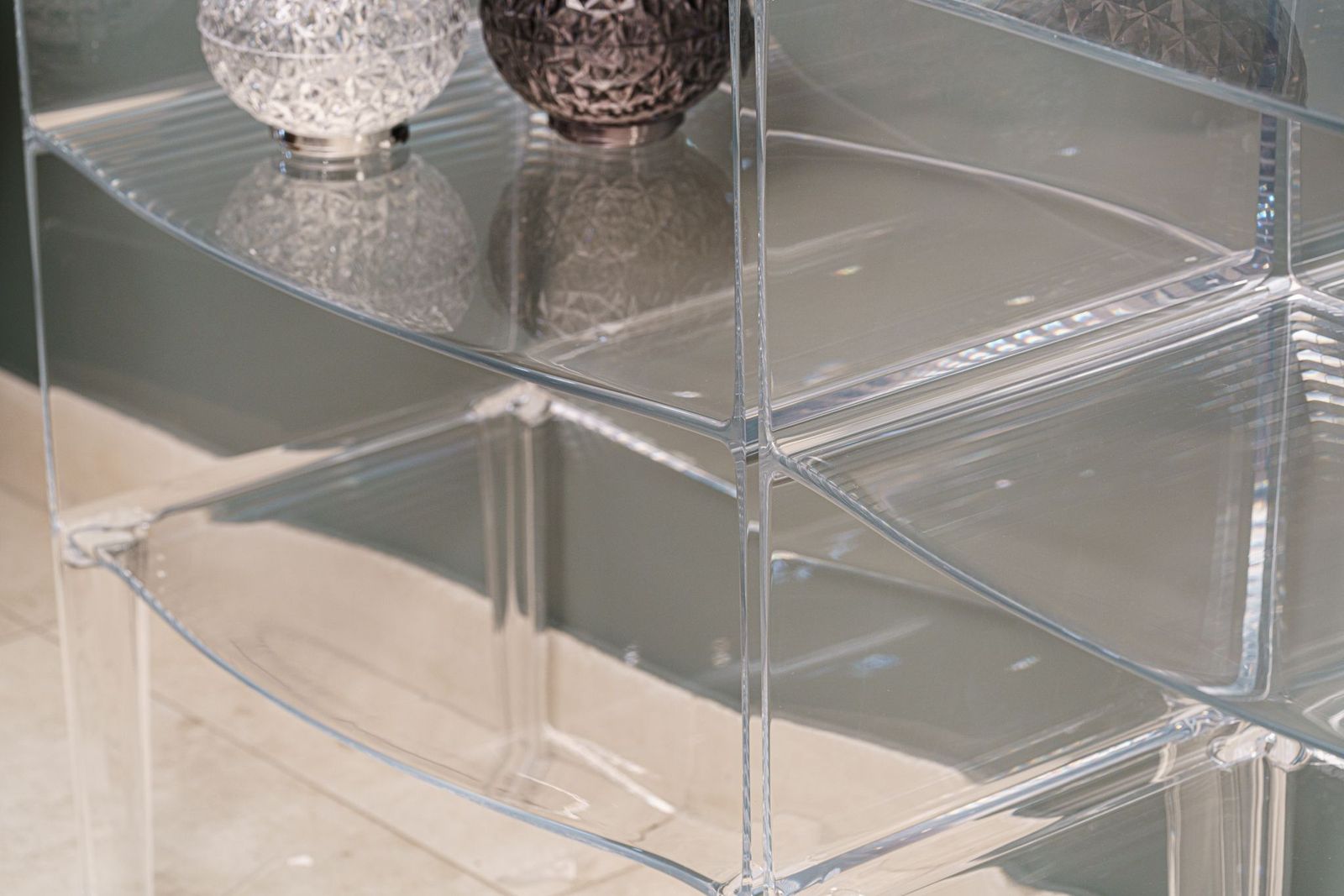 Kartell Стеллаж Ghost Buster Big Crystal от Kartell — в интерьере