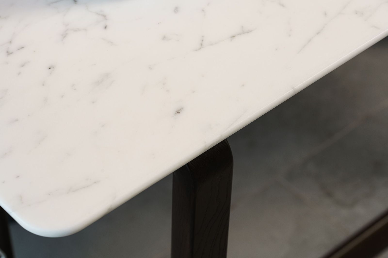 Poltrona Frau Консоль Fidelio Marble от Poltrona Frau — в интерьере