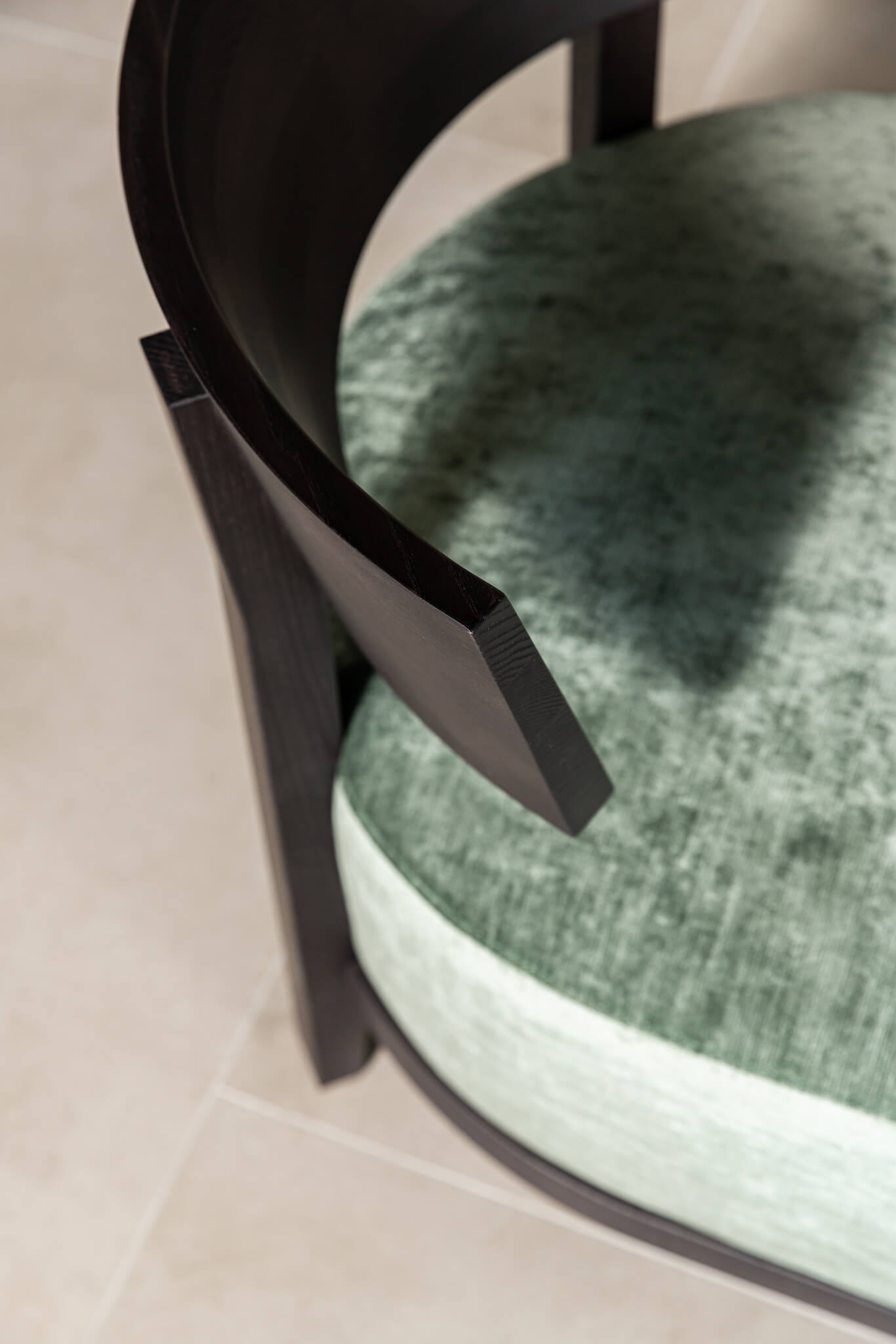 Flexform Кресло Thomas Iroko naturale от Flexform — в интерьере
