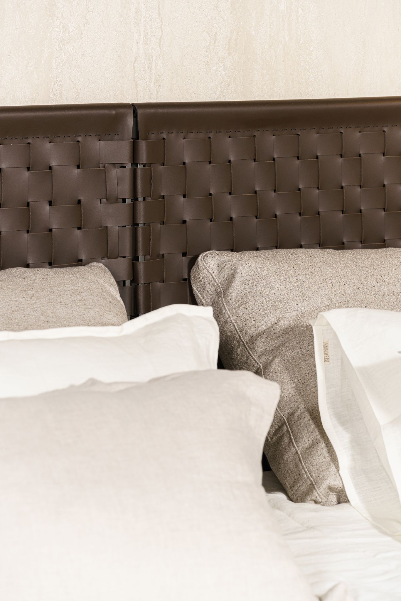 Flexform Кровать Cestone от Flexform — в интерьере