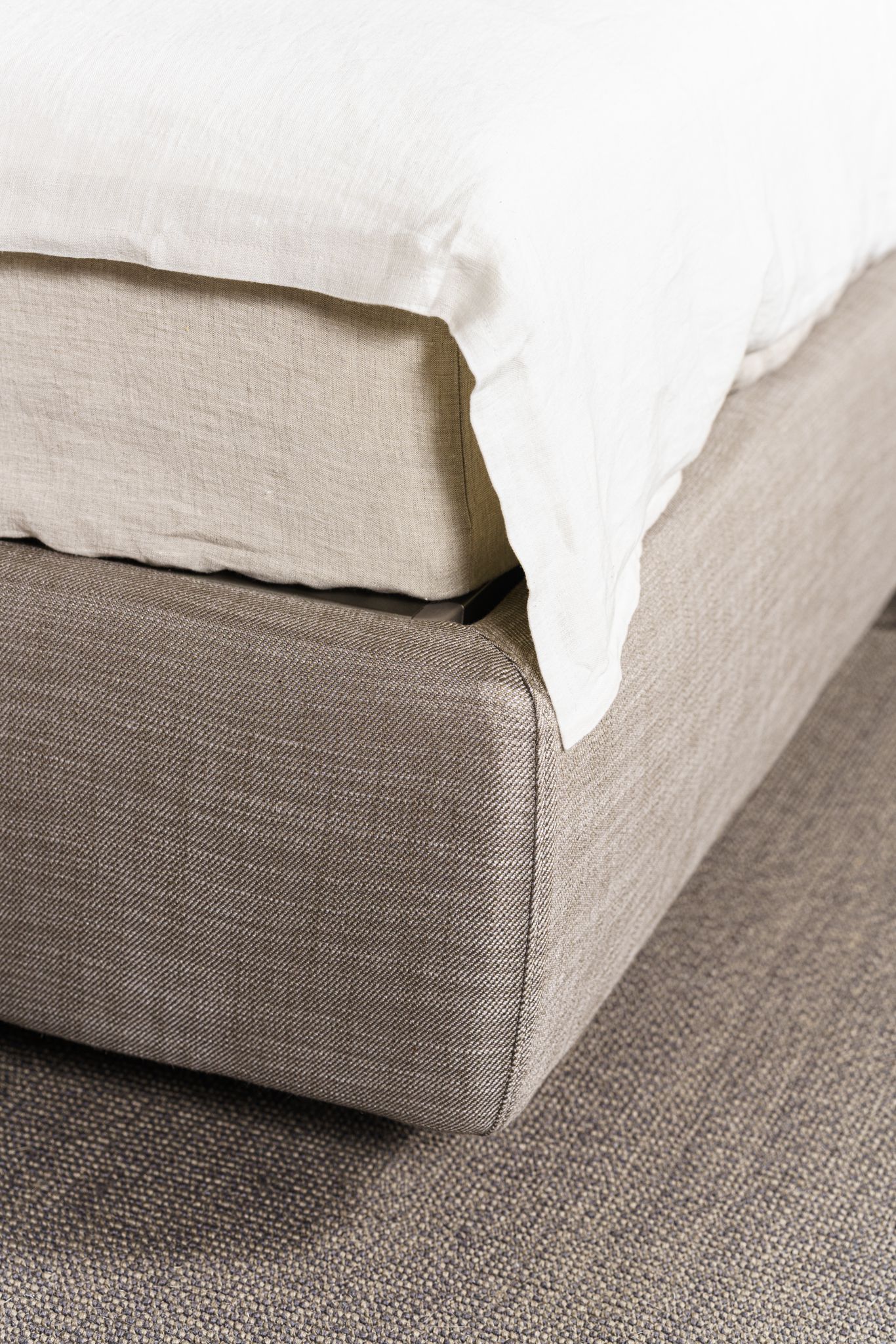 Flexform Кровать Cestone от Flexform — в интерьере