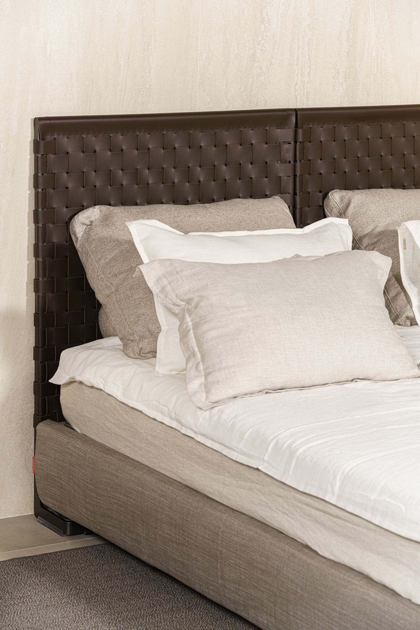 Flexform Кровать Cestone от Flexform — в интерьере
