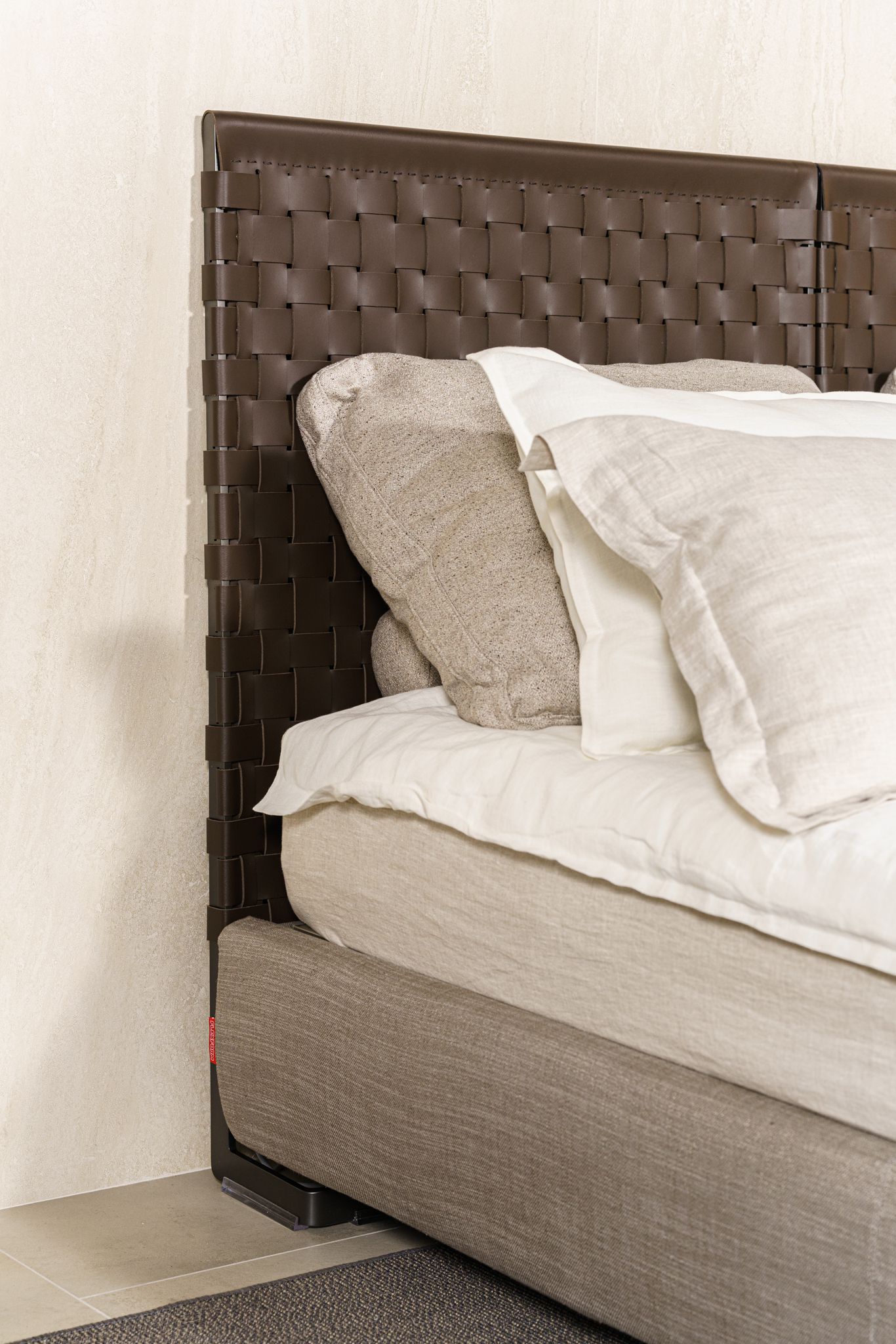 Flexform Кровать Cestone от Flexform — в интерьере