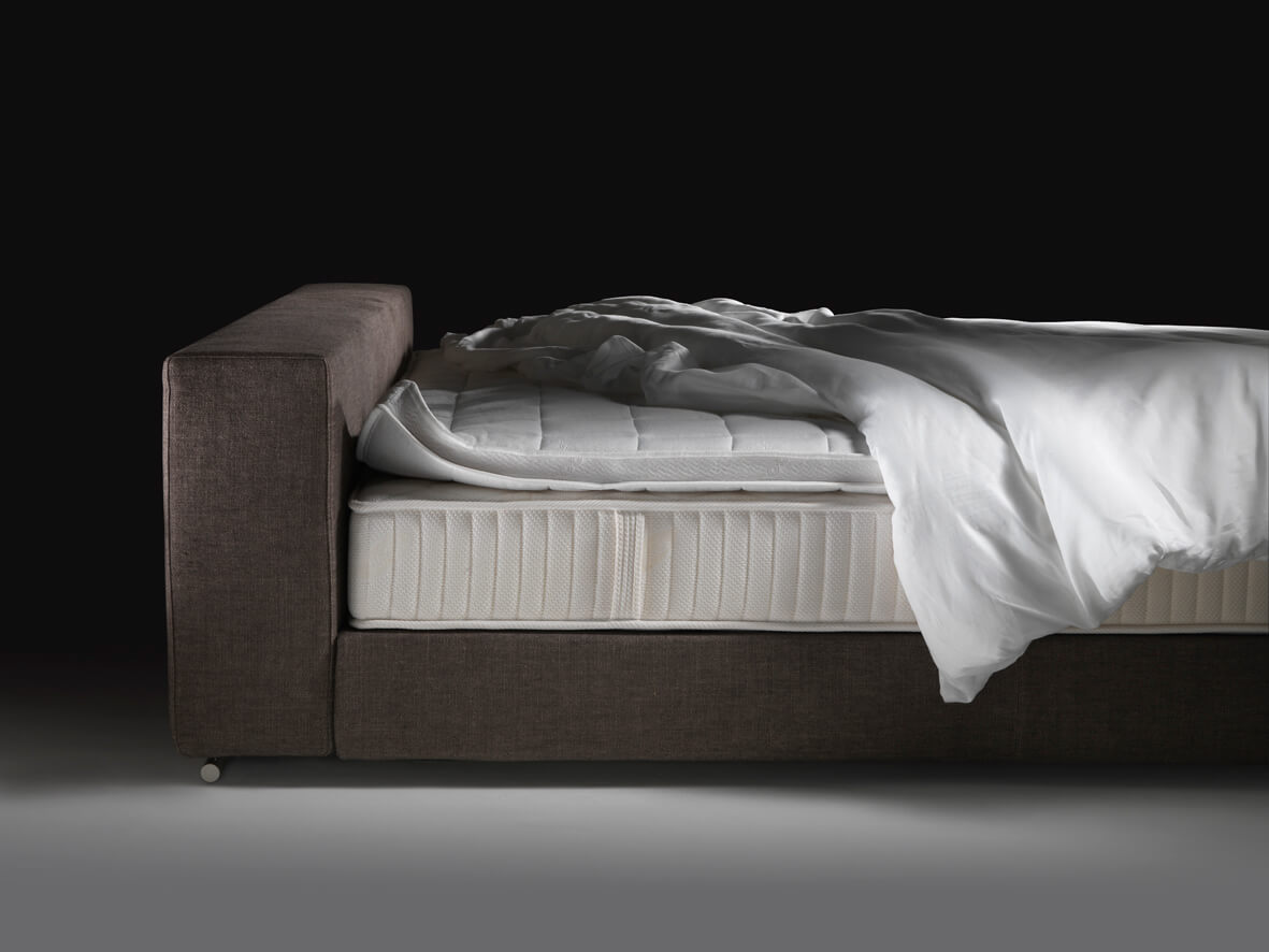 Flexform Кровать Groundpiece от Flexform — в интерьере