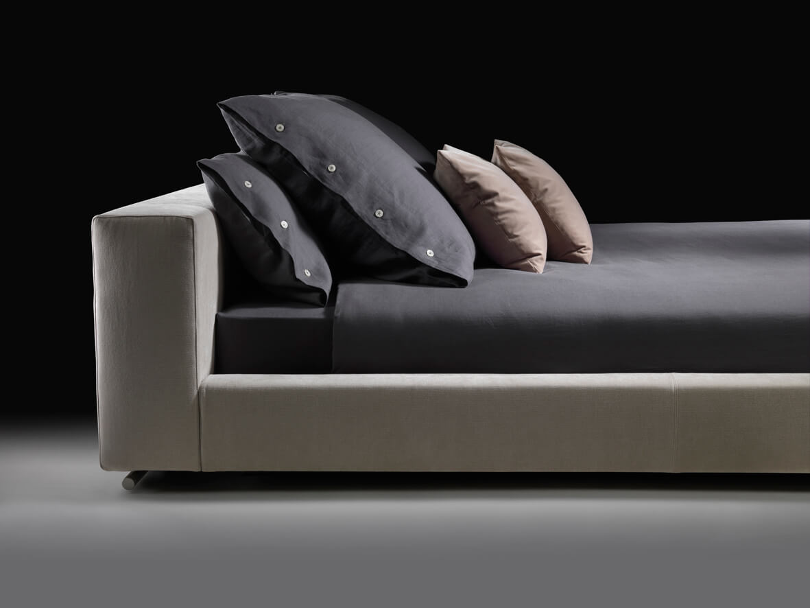 Flexform Кровать Groundpiece от Flexform — в интерьере