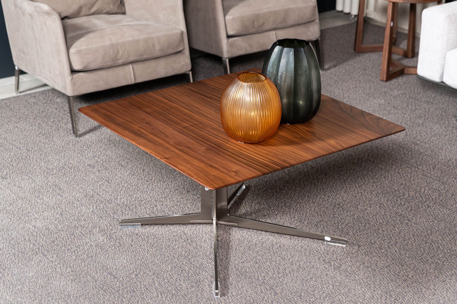 Flexform Журнальный столик Fly Canaletto от Flexform — в интерьере