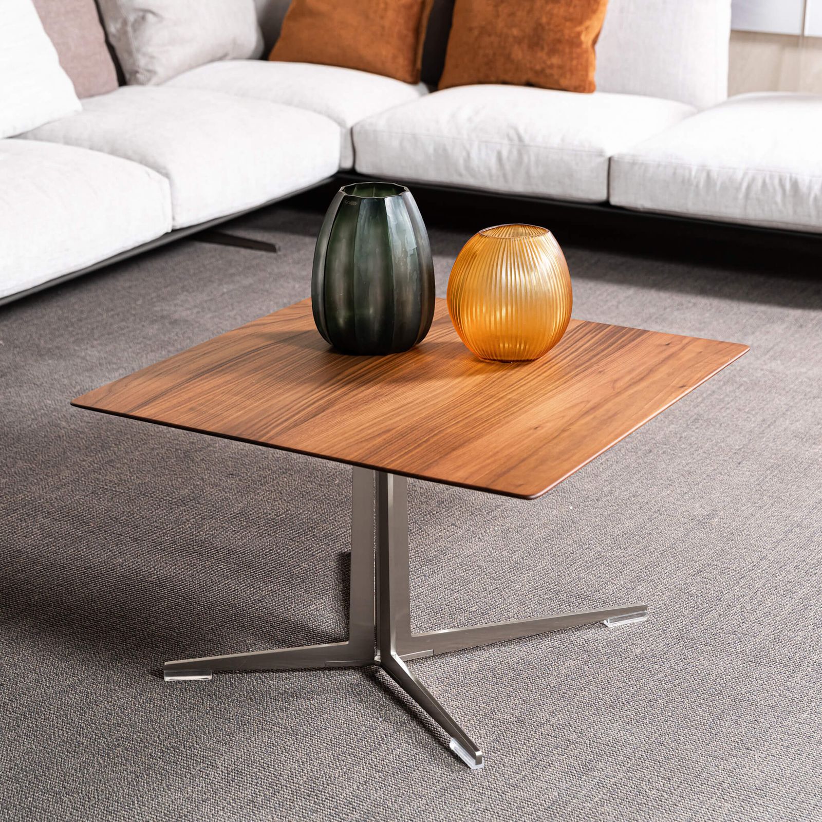 Flexform Журнальный столик Fly Canaletto от Flexform — в интерьере