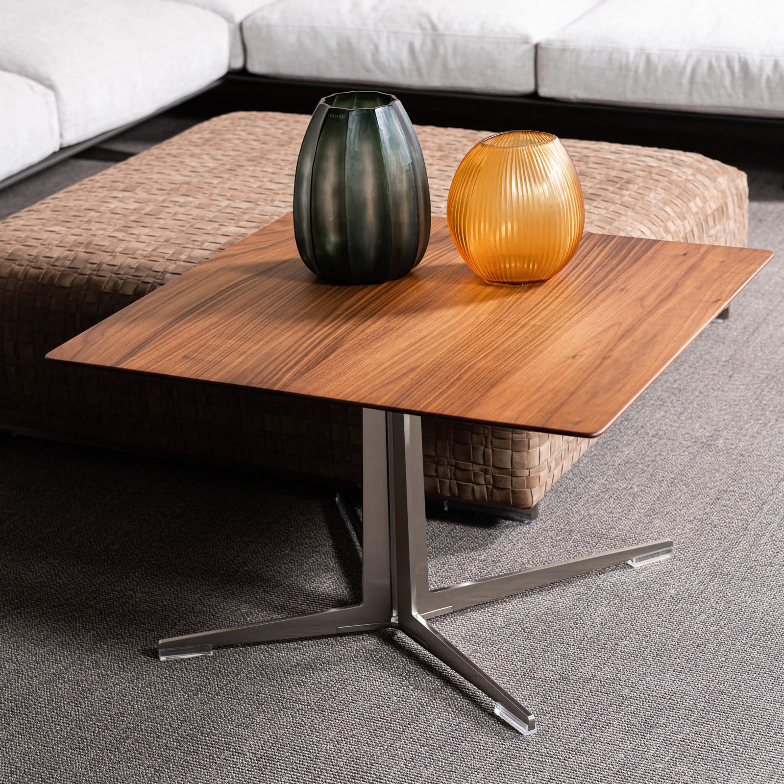 Flexform Журнальный столик Fly Canaletto от Flexform — в интерьере