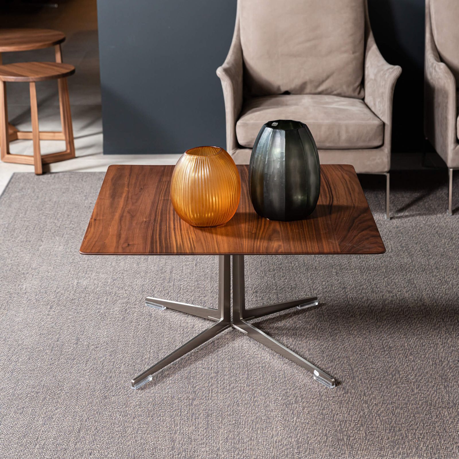 Flexform Журнальный столик Fly Canaletto от Flexform — в интерьере