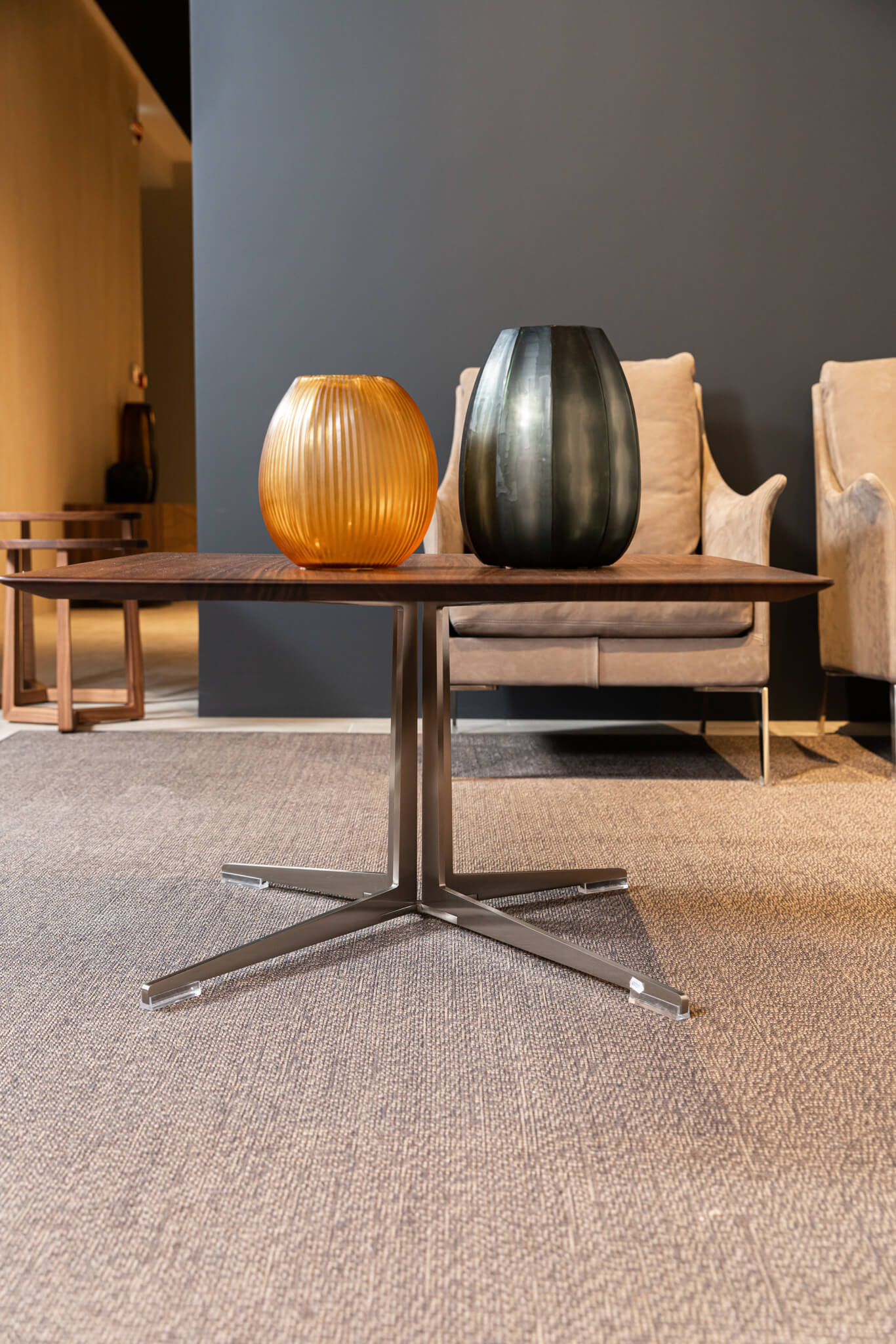 Flexform Журнальный столик Fly Canaletto от Flexform — в интерьере