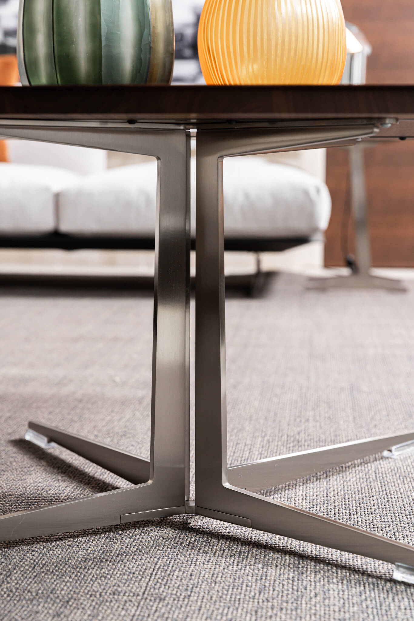 Flexform Журнальный столик Fly Canaletto от Flexform — в интерьере