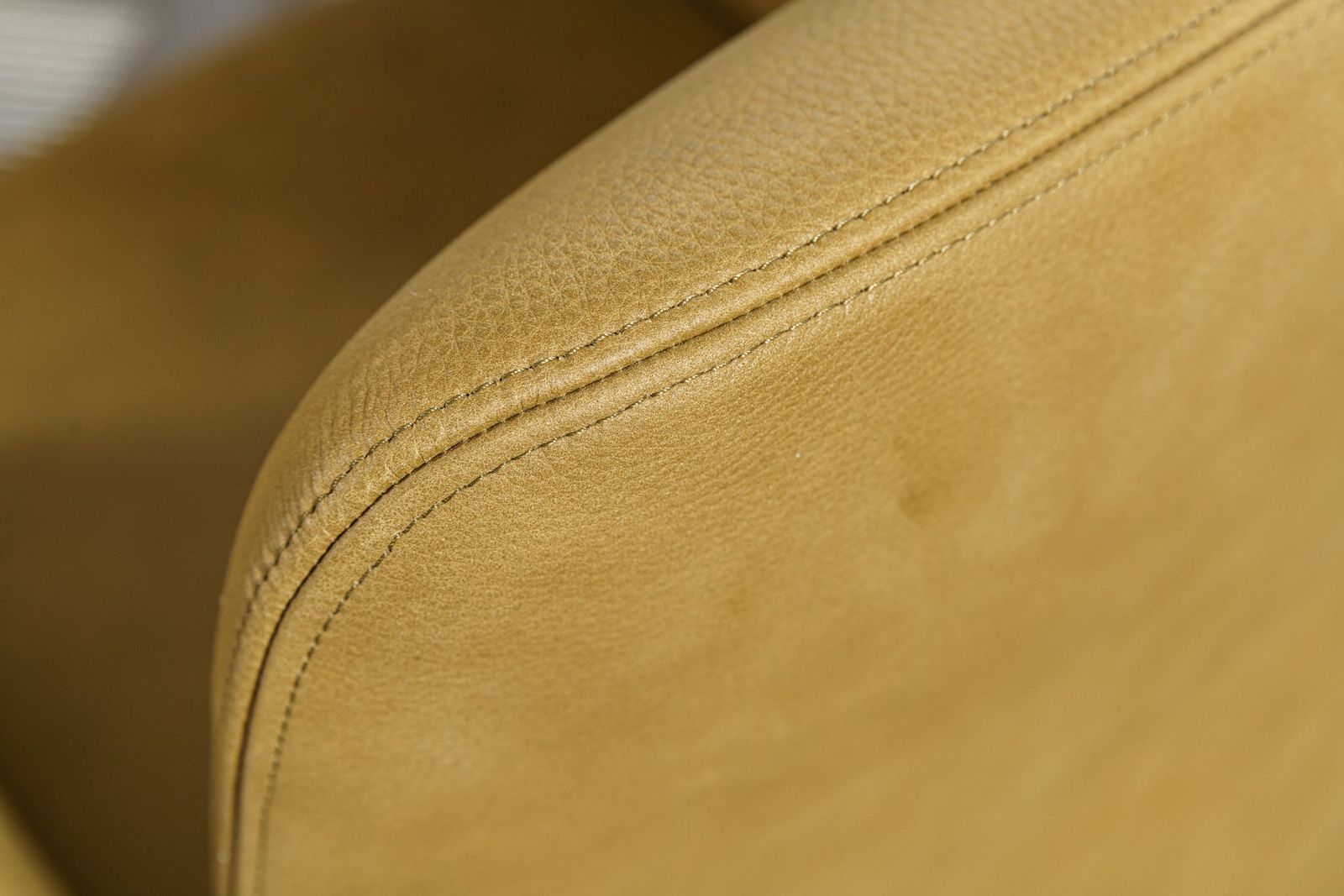 Poliform Стул Guest Leather от Poliform — в интерьере