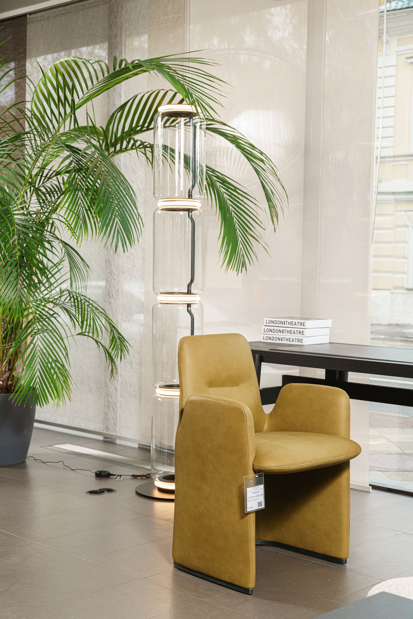 Poliform Стул Guest Leather от Poliform — в интерьере