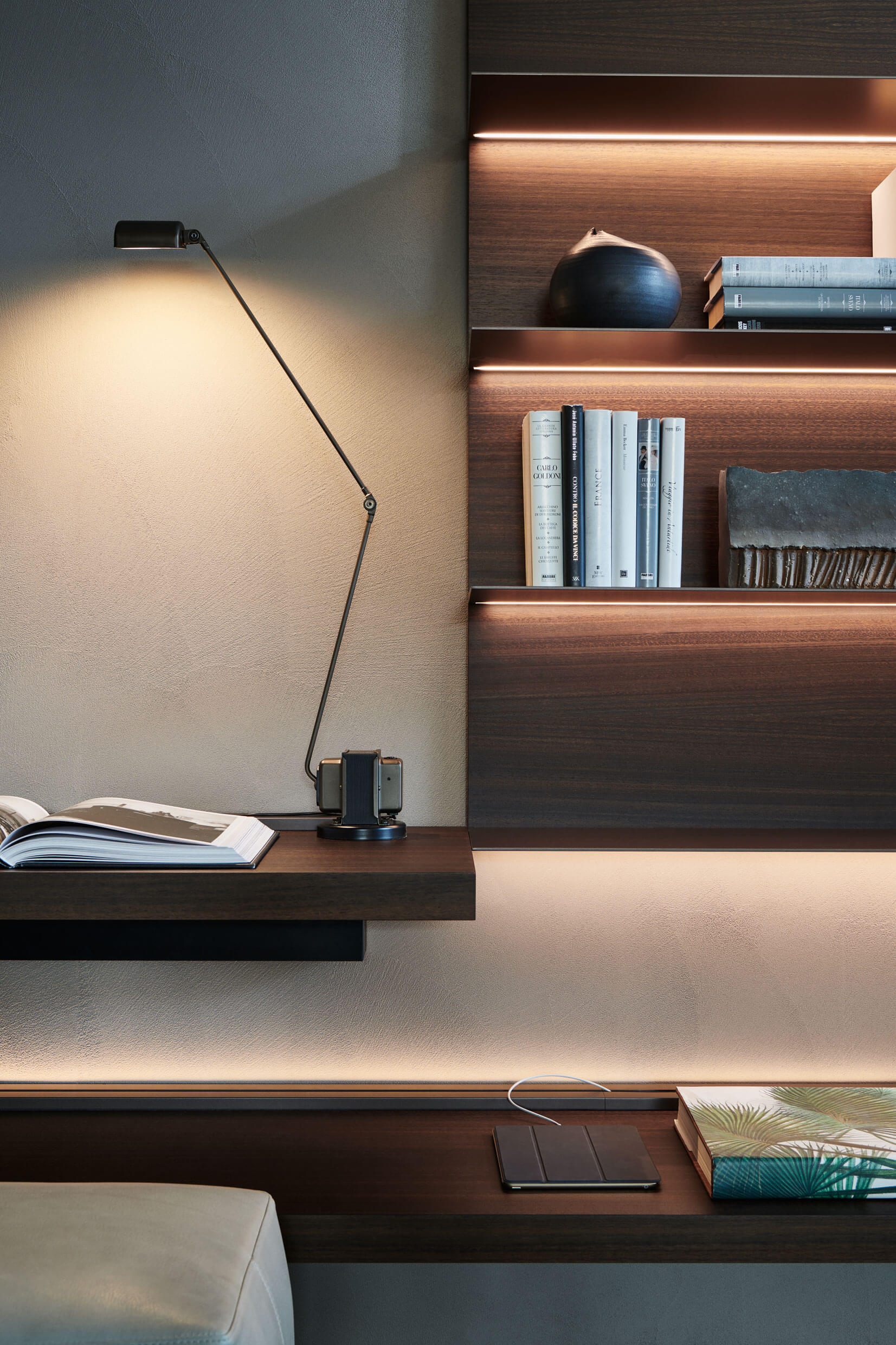 Molteni&C Композиция комода с 2-мя витринами pass word от Molteni & C — в интерьере