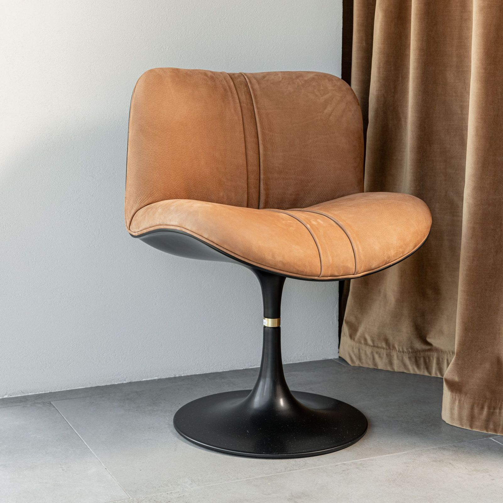 Baxter Стул Marilyn Nabuck Camel от Baxter — в интерьере