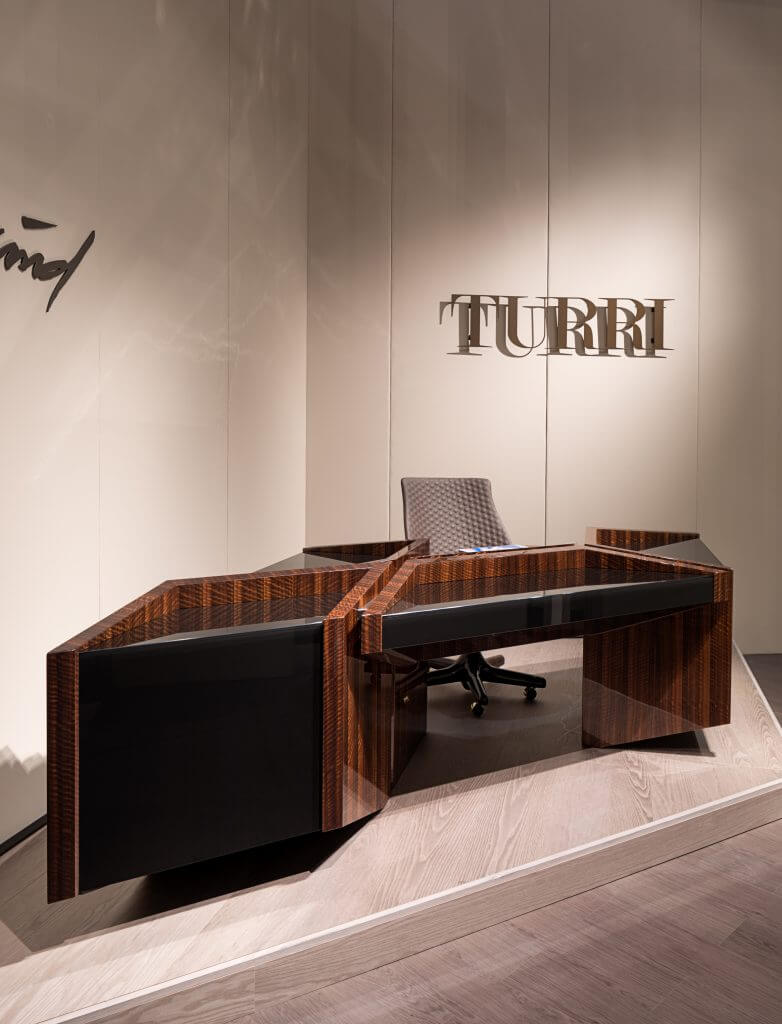 Turri Spa Письменный стол Edge от Turri Spa — в интерьере