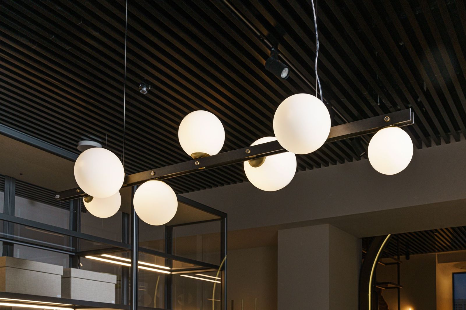 Cattelan Italia Люстра Planeta от Cattelan Italia — в интерьере